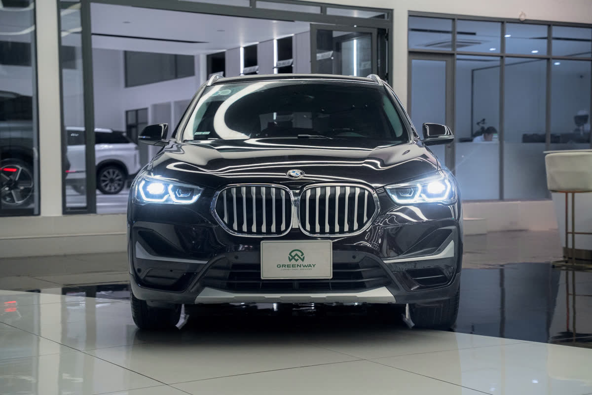 BMW tại showroom đại lý đối tác